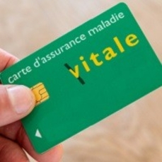 Mise à jour de la carte vitale à la pharmacie Laprevote à Saint-Julien